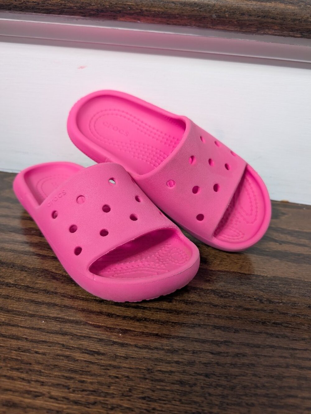 Crocs unisex-child Classic Slide V2 (Little Kid/Big Kid)